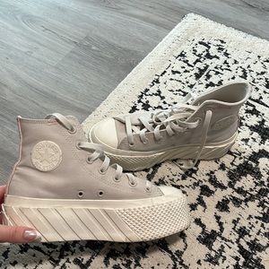 platform converse, size 6, tan/pink/nude color
